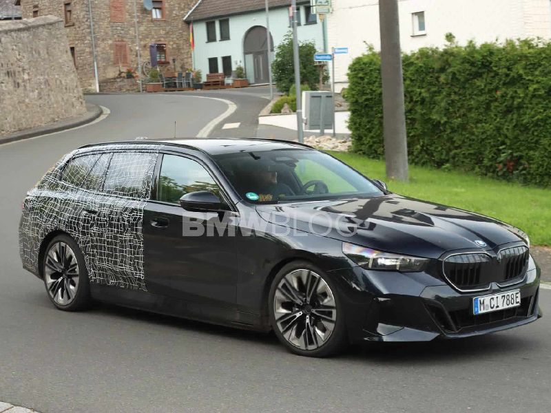 BMW i5 Touring (G61)