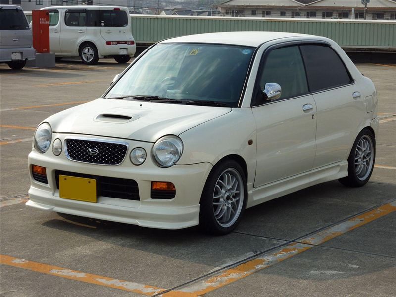 Daihatsu Opti (L8)