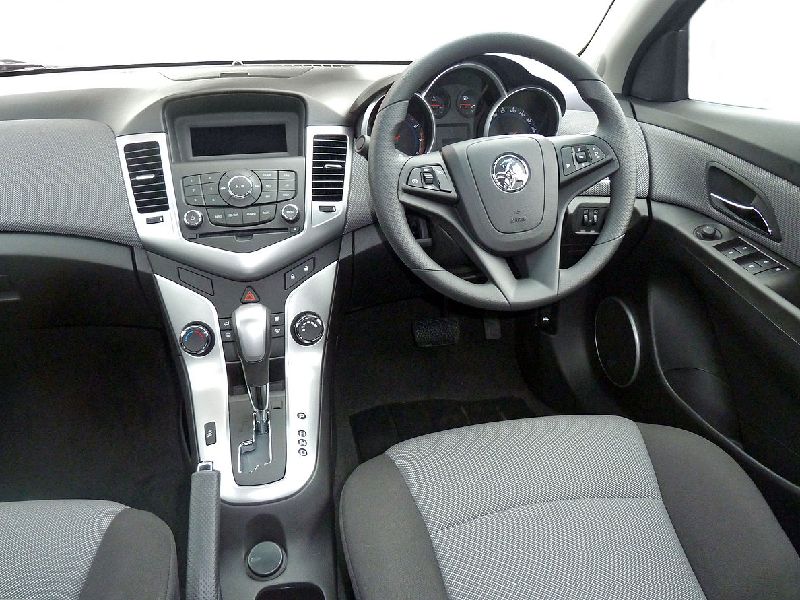 Holden Cruze Sedan (JG)