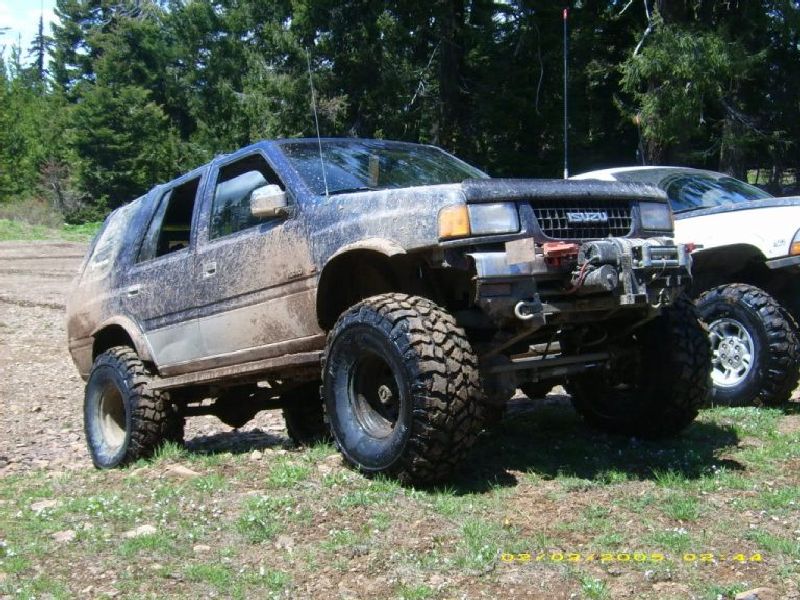 Isuzu Rodeo (UTS-145)