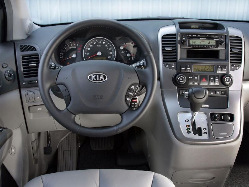 Kia Grand Carnival II (facelift 2010)