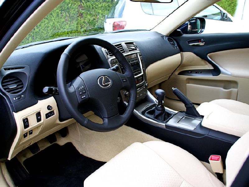 Lexus IS II (XE20)