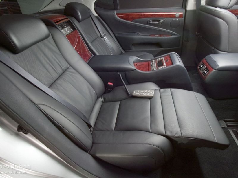 Lexus LS III
