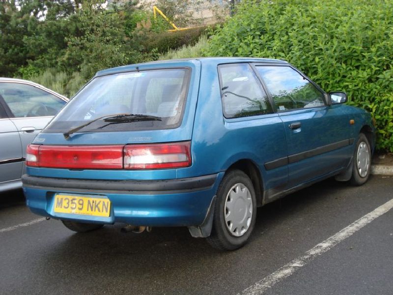 Mazda 323 F V (BA)