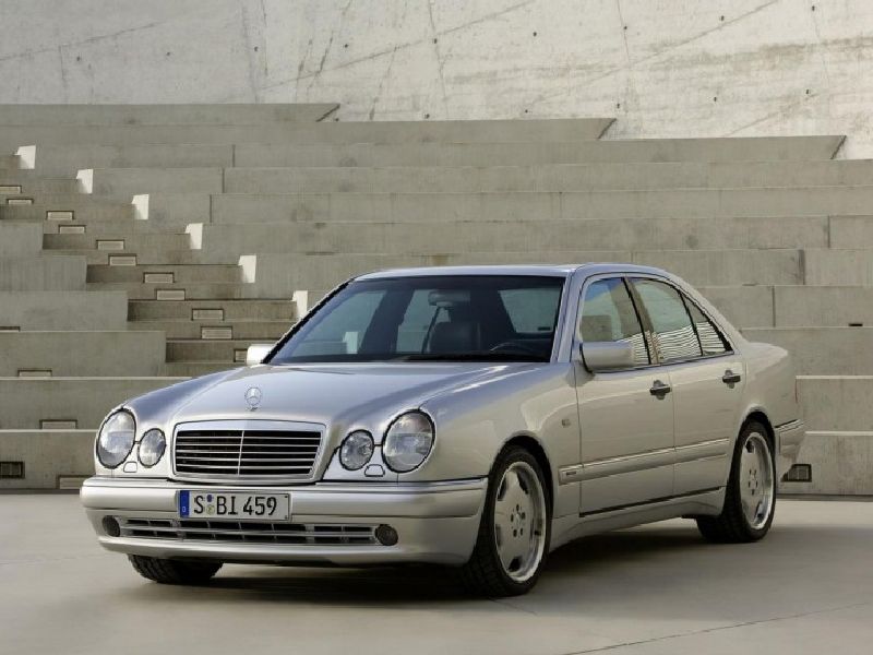 Mercedes-Benz Classe E (W210)