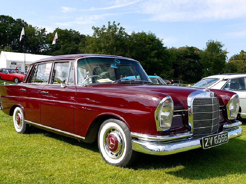 Mercedes-Benz Fintail Universal (W110)