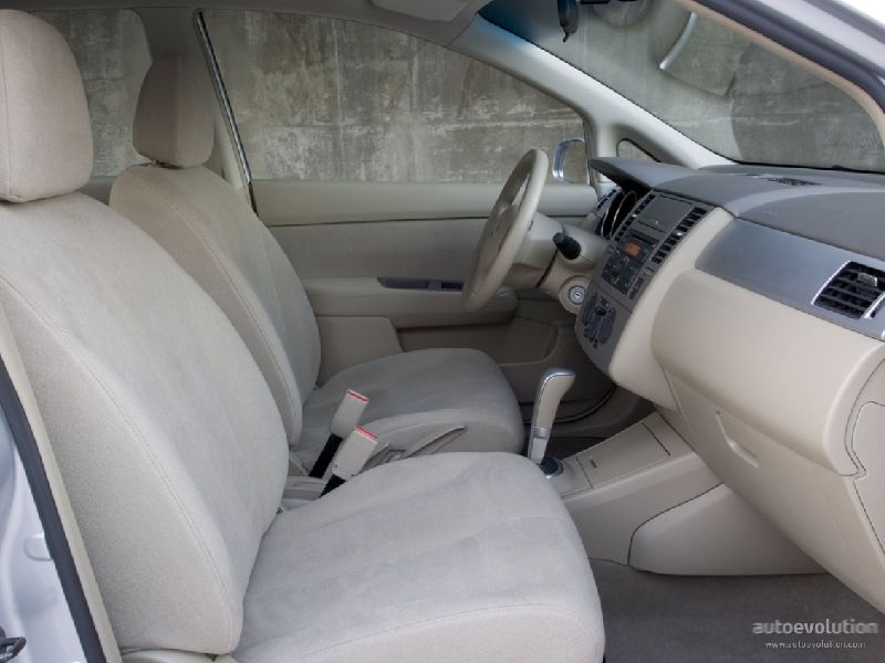 Nissan Tiida Hatchback