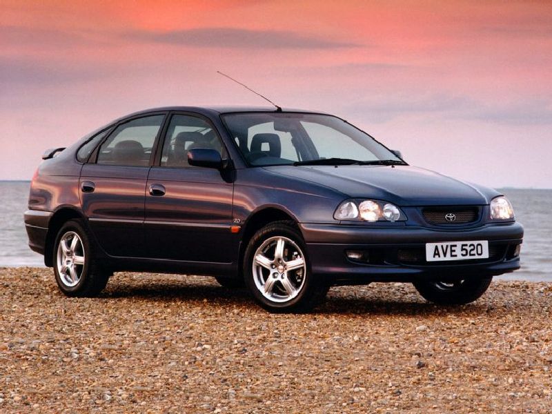 Toyota Avensis II Hatch