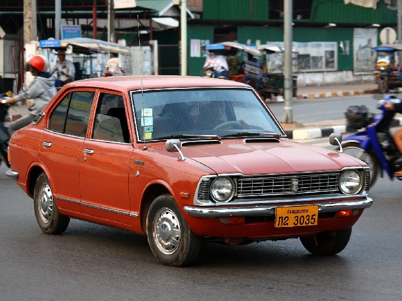 Toyota Corolla II 2-door sedan (E20)