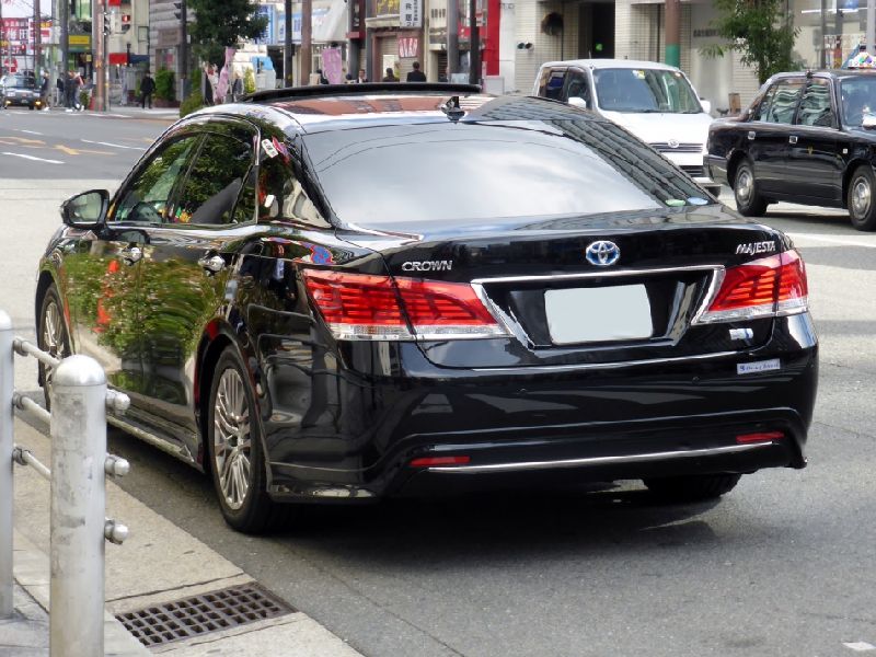Toyota Crown Majesta IV (S180)