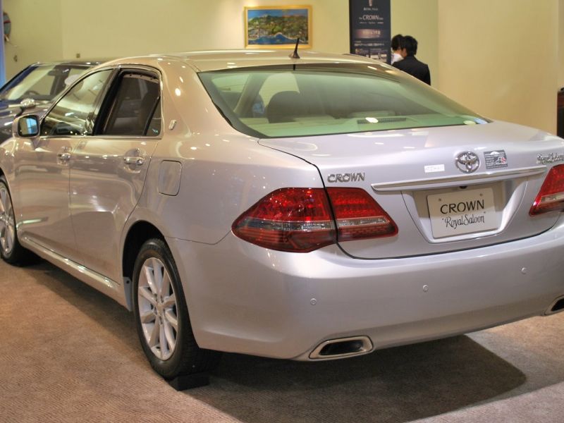 Toyota Crown XIII (S200, facelift 2010)