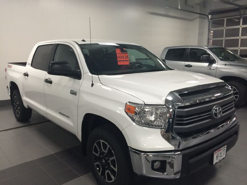 Toyota Tundra II CrewMax (facelift 2010)