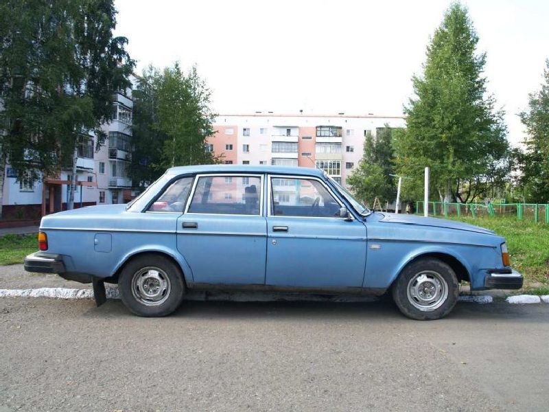 Volvo 240 Combi (P245)
