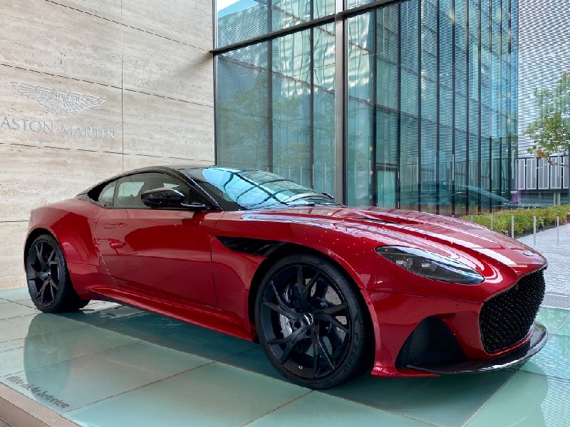 Aston Martin DB12