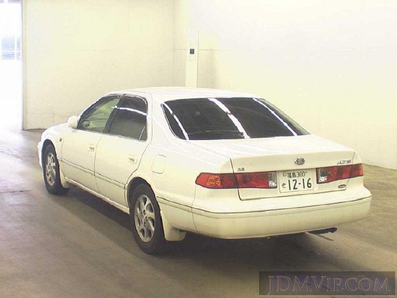 Daihatsu Altis