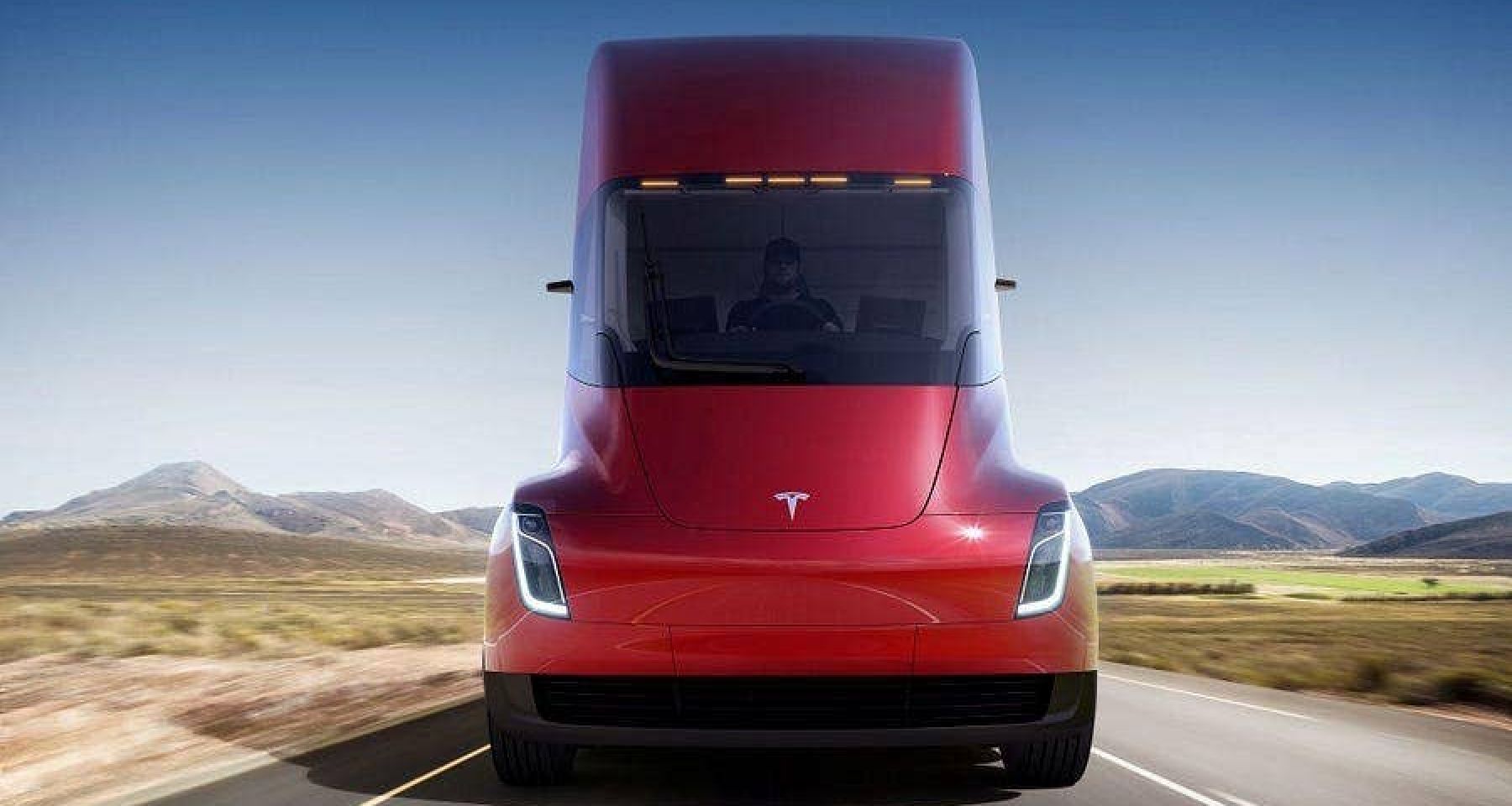 TESLA SEMI : 550 KM D’AUTONOMIE POUR SON ARRIVÉE EN EUROPE
