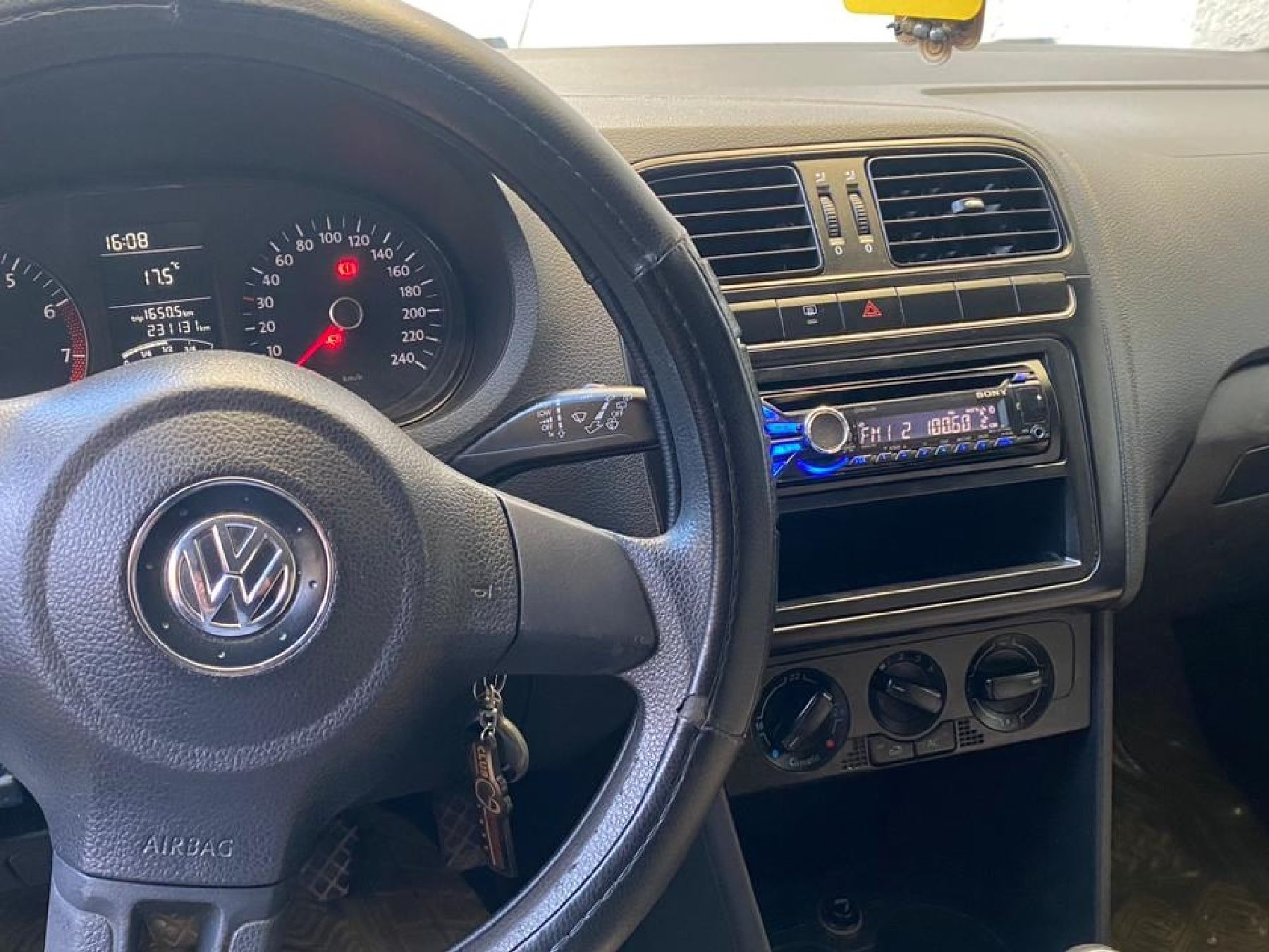 Volkswagen Polo 1.2 (105 Hp) TSI