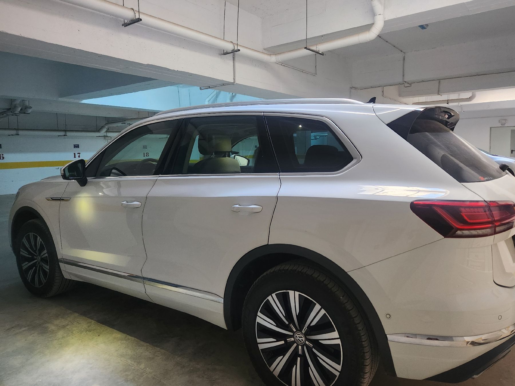 Volkswagen Touareg 3.0 V6 TSI (340 Hp) 4MOTION Tiptronic