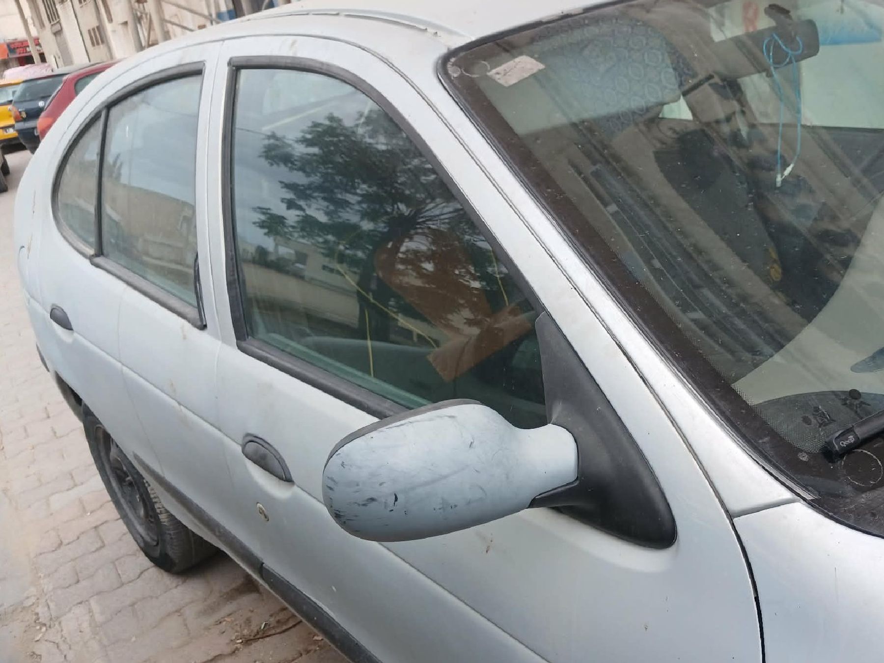 Renault Megane 2.0i 16V (147 CH)