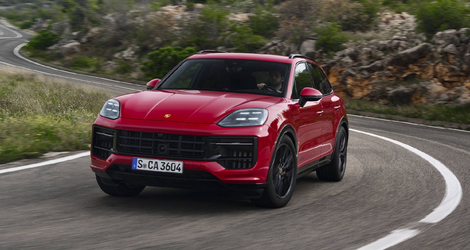 PORSCHE CAYENNE : DU V8 DE 2002 AUX 1 156 CH ÉLECTRIQUES
