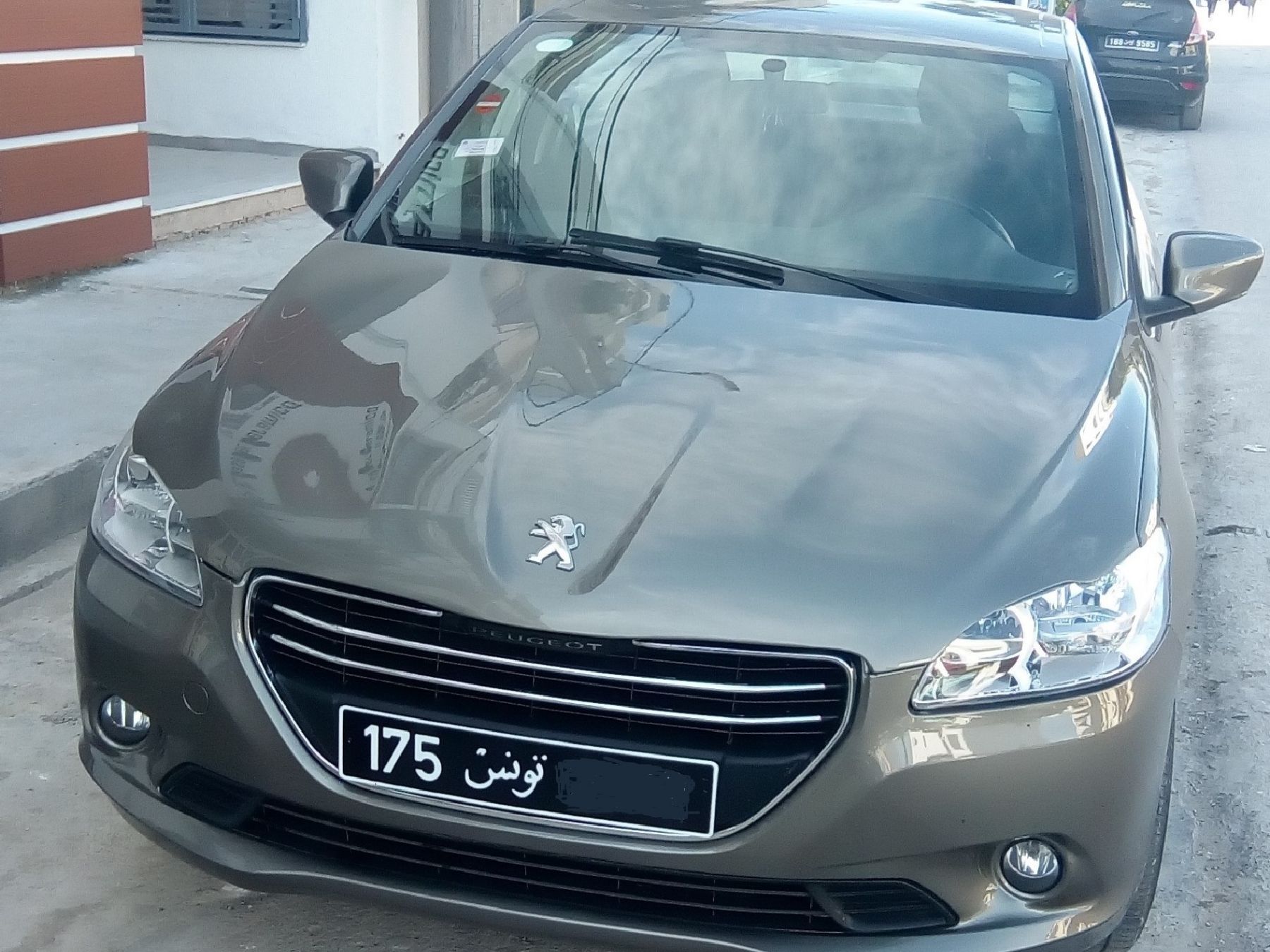 Peugeot 301 1.2 VTi (72 Hp)