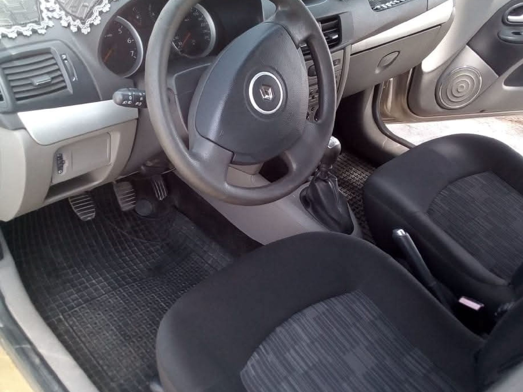 Renault Symbol 1.2 16V (75 CH)
