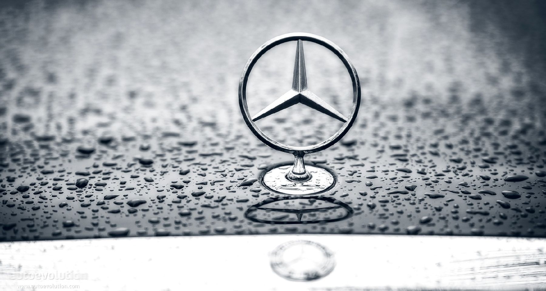 DAIMLER : LE GROUPE AUTO BIENTÔT RENOMMÉ MERCEDES-BENZ