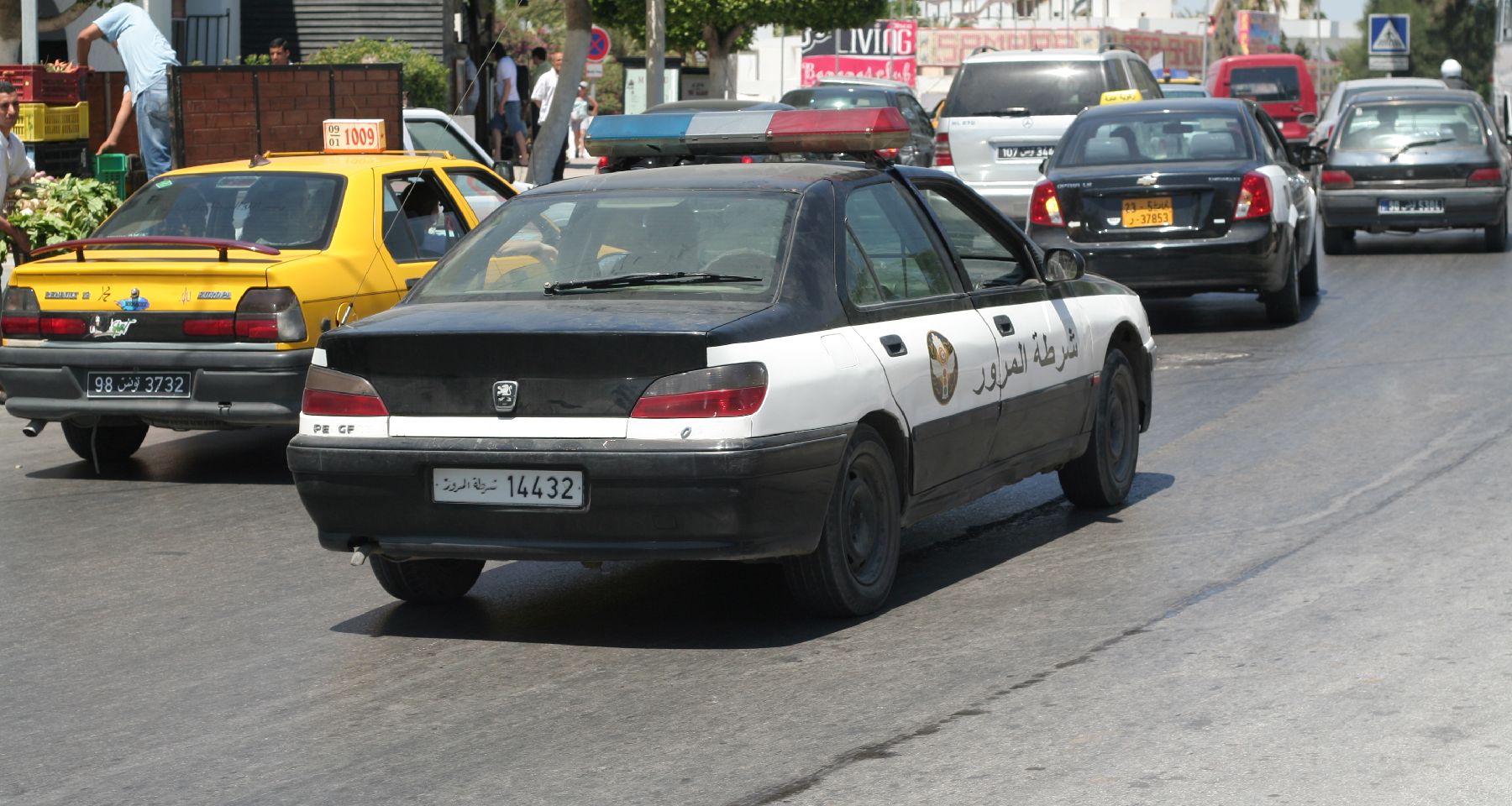 TUNISIE : DES PATROUILLES EN CIVIL POUR RELEVER LES INFRACTIONS