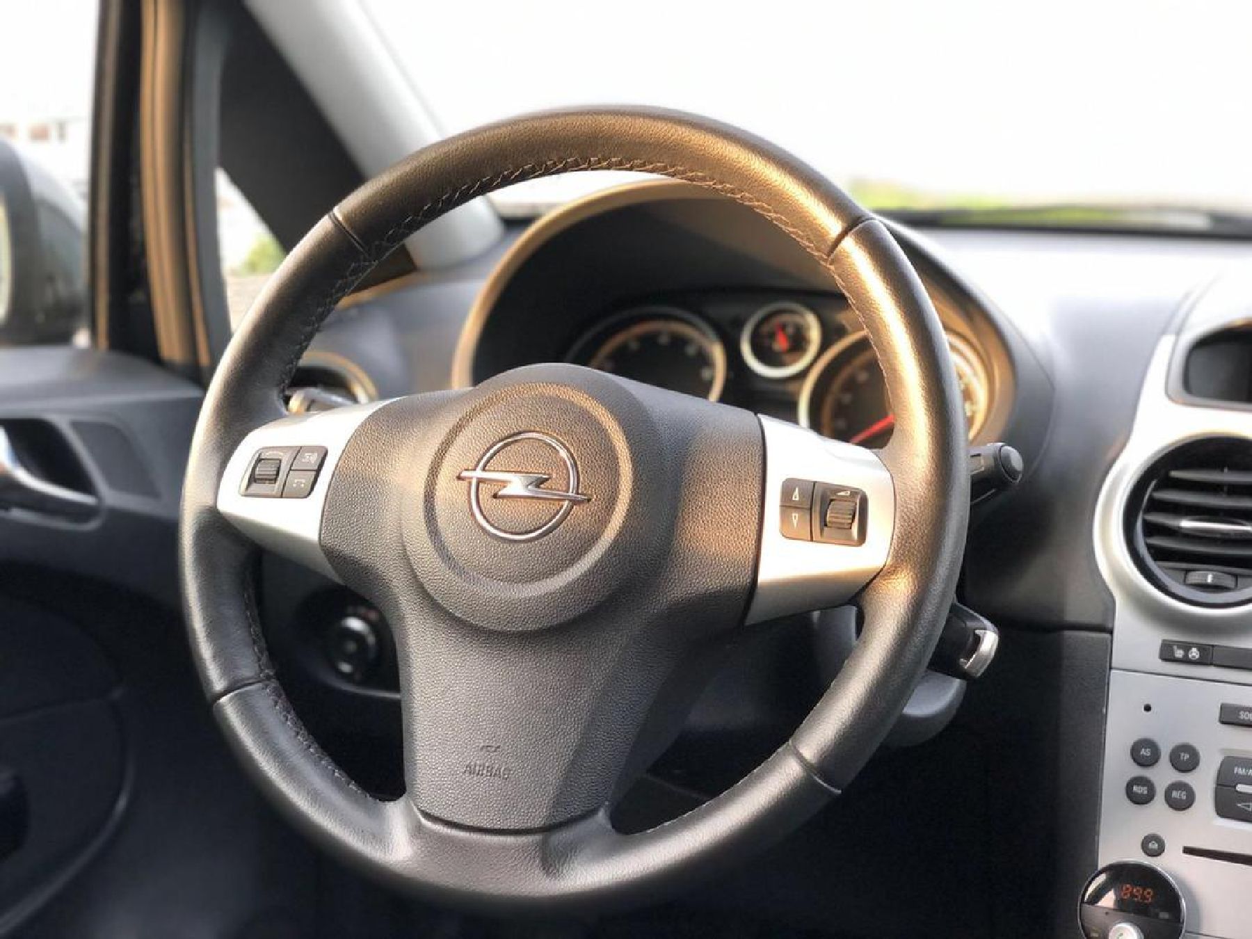 Opel Corsa 1.3 CDTI (75 Hp)