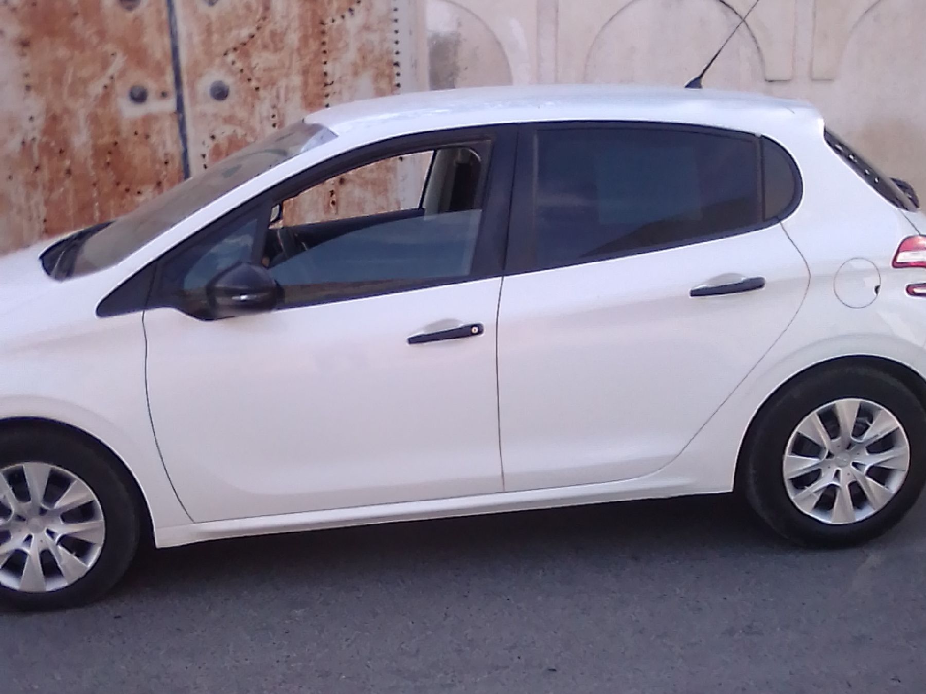 Peugeot 208 1.2 VTi (82 CH)