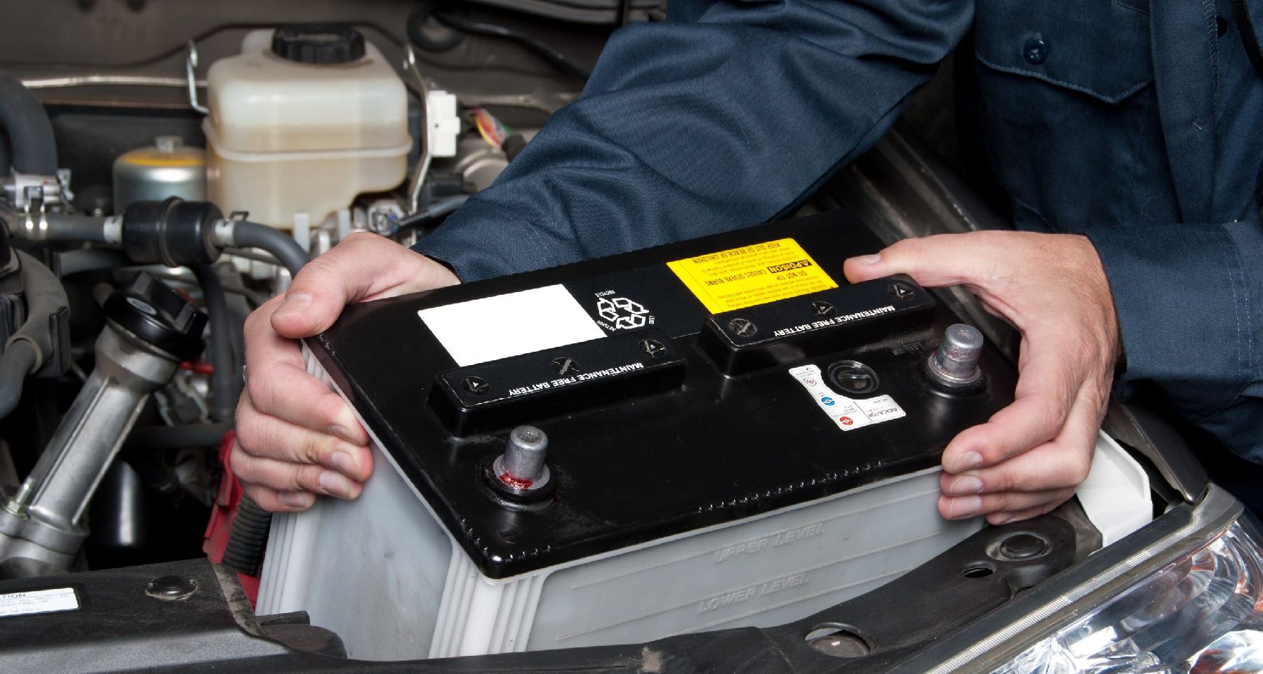 COMMENT CHANGER SA BATTERIE : NOS CONSEILS PRATIQUES