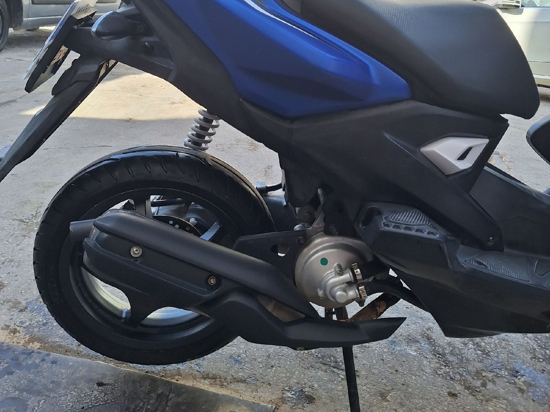 Carénage scooter bleu et blanc