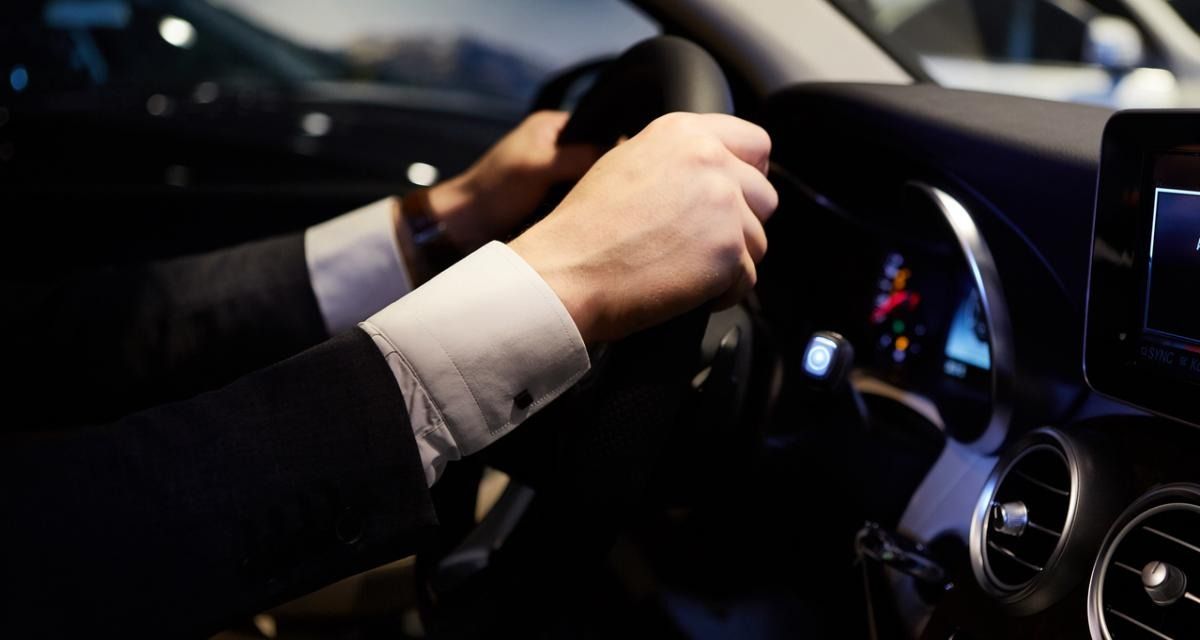 3 SIGNES QUE VOUS AVEZ UN PROBLÈME DE DIRECTION ASSISTÉE