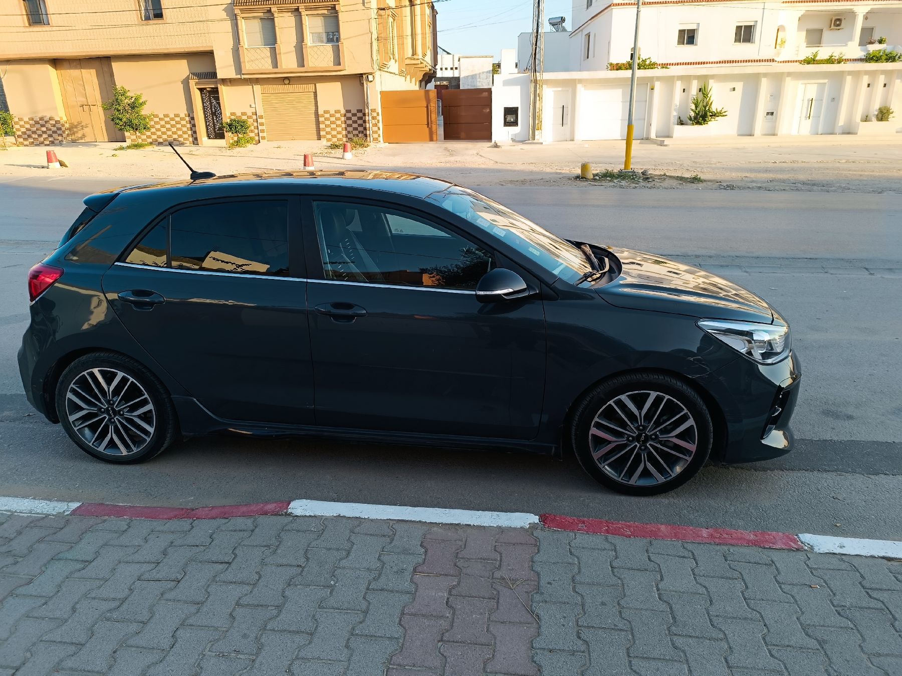 Kia Rio 1.2i (84 CH)