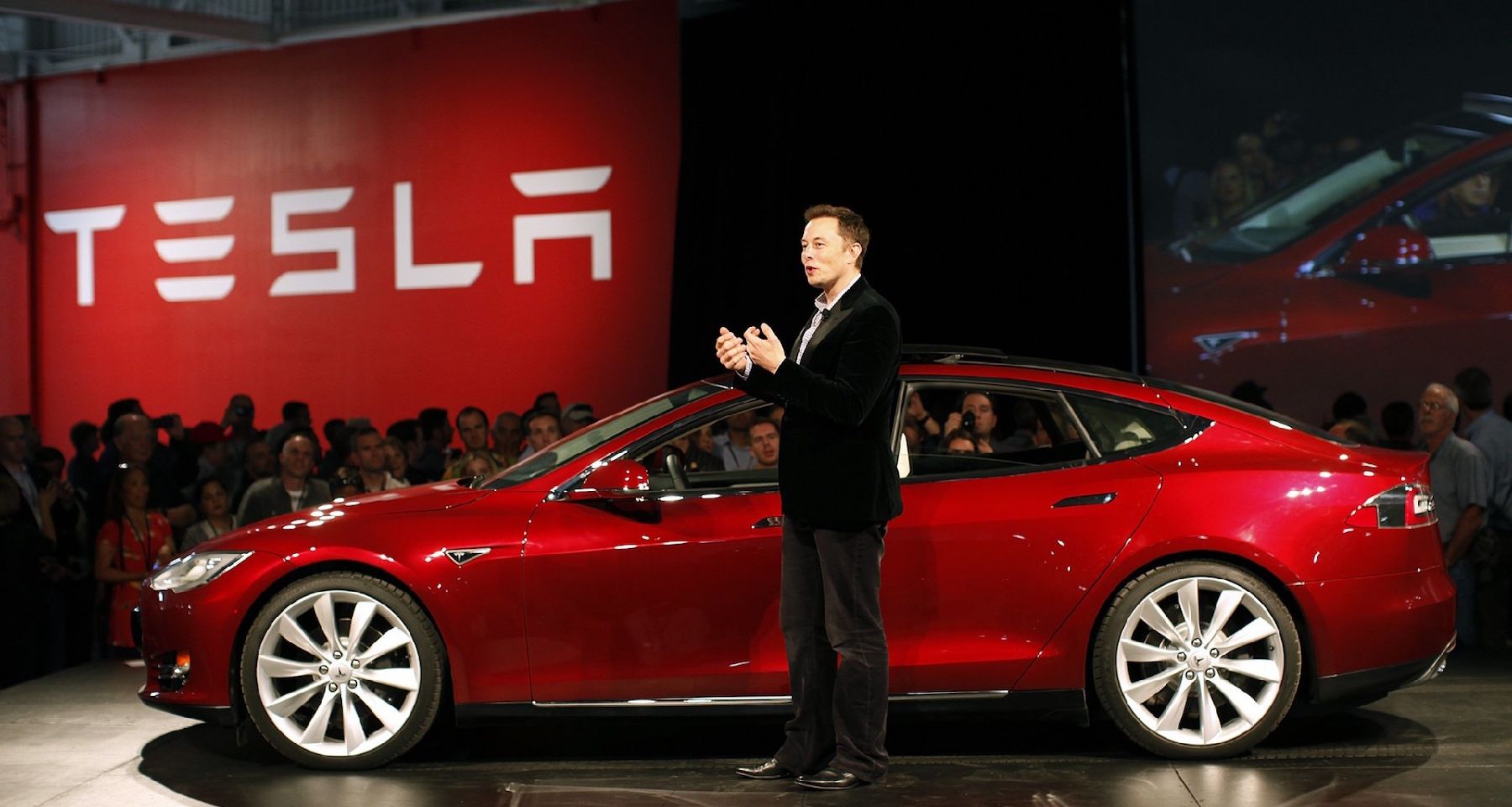 ELON MUSK PLUS RICHE QUE CRÉSUS, ROCKEFELLER ET JEFF BEZOS GRÂCE À TESLA