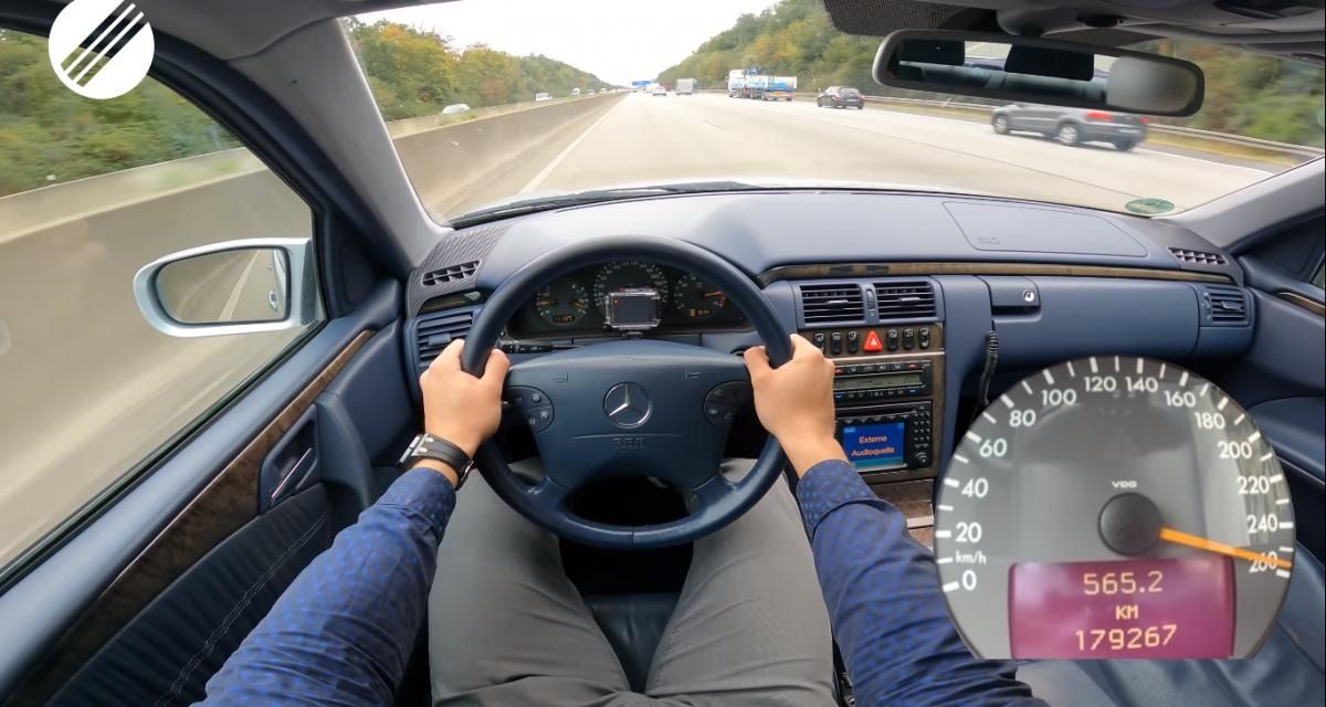UNE MERCEDES-BENZ E430 DE 1999 À FOND DE COMPTEUR (VIDÉO)