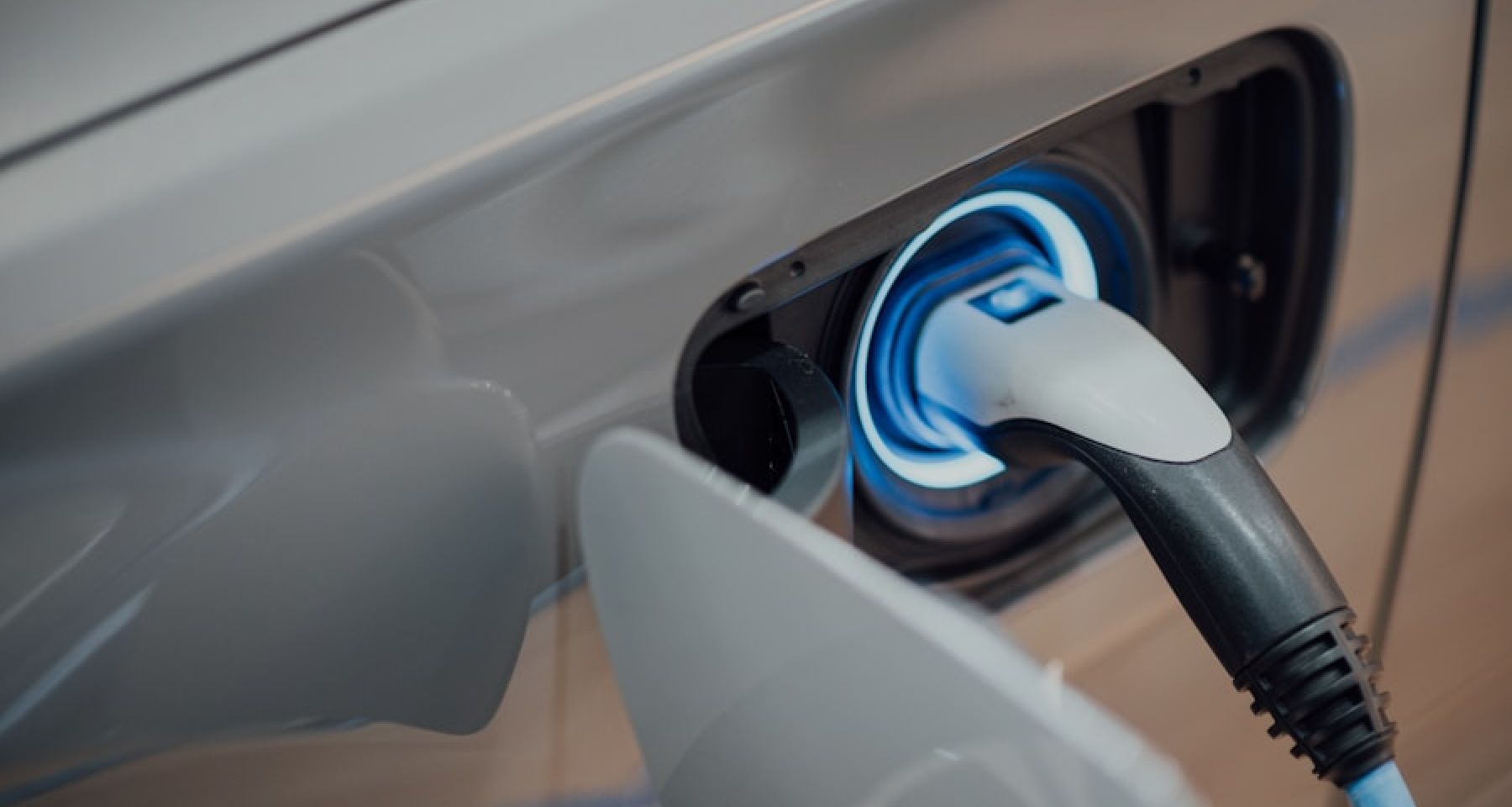 VOITURES ÉLECTRIQUES : DOUANE À 0 % ET TVA À 7 % EN TUNISIE