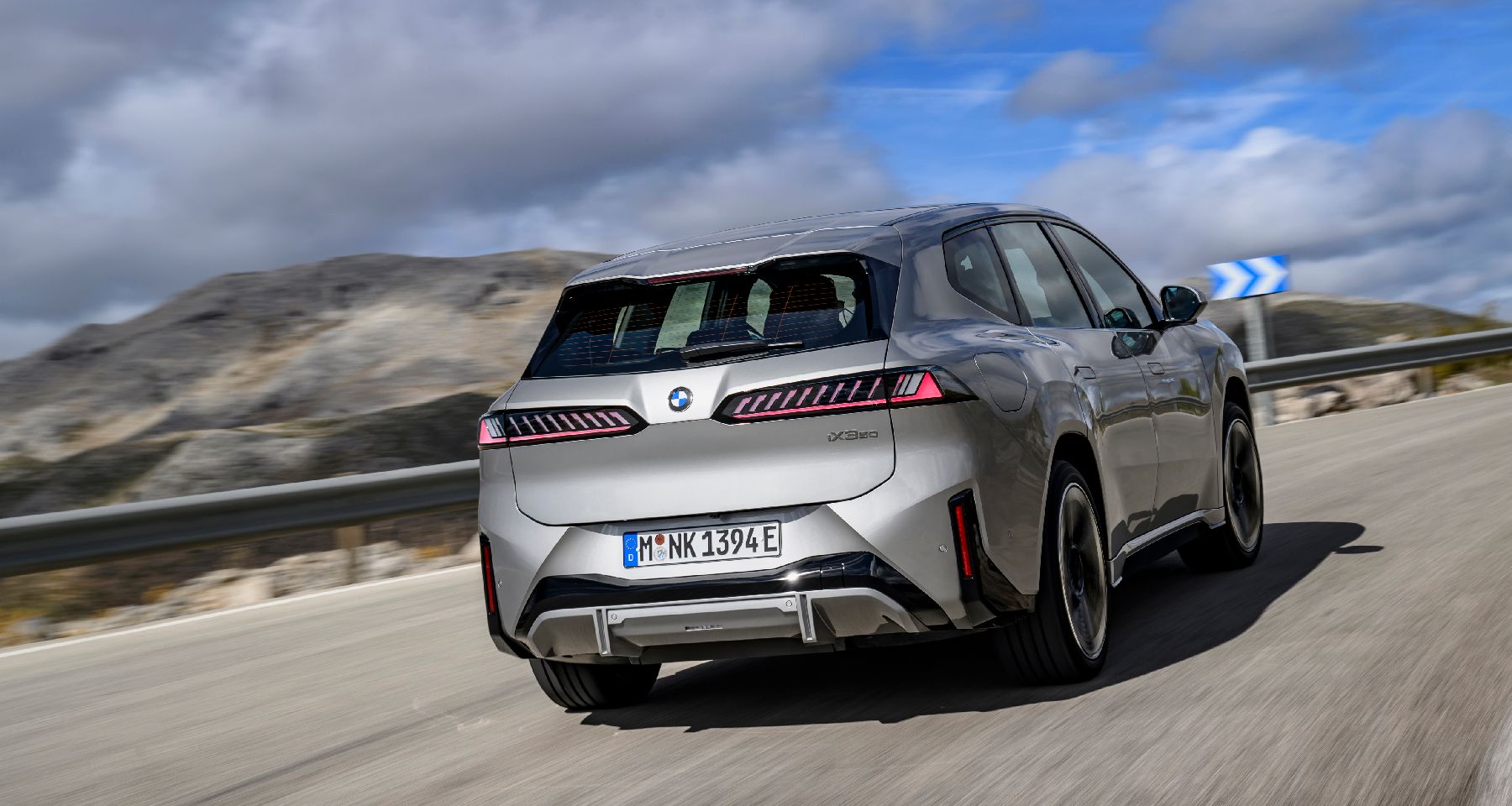 BMW IX3 : 100 000 COMMANDES EN EUROPE, L’USINE PASSE EN 3X8