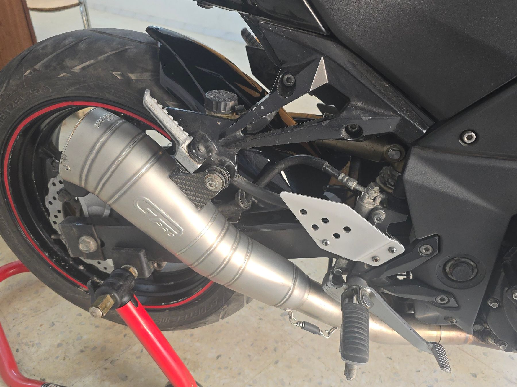 AC Ace 3.5 i V8 32V Turbo (354 CH)